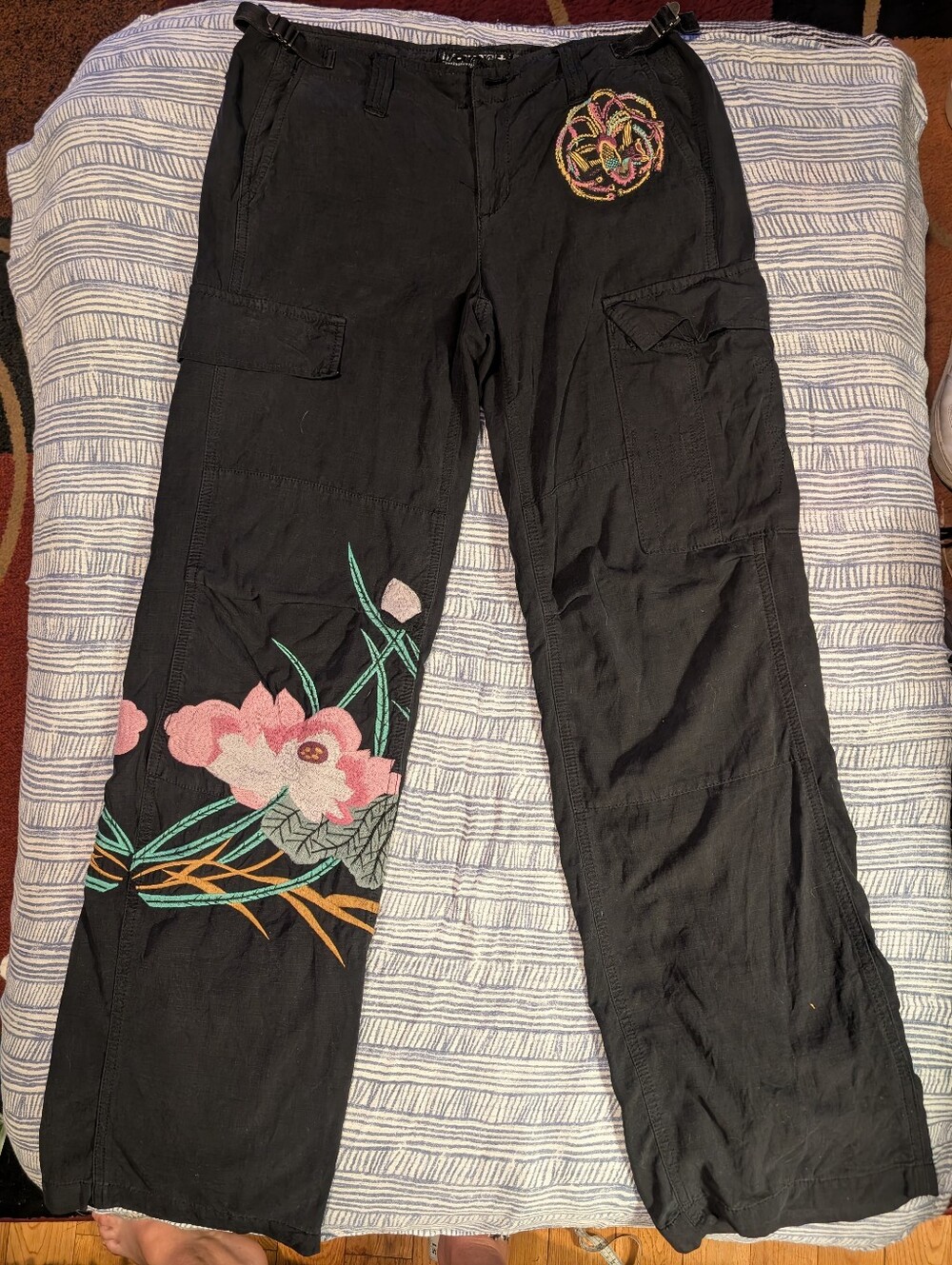 Da-Nang Floral Embroidered Silk Cargo Pants Black Ladies Sz S Lily Pad Boho